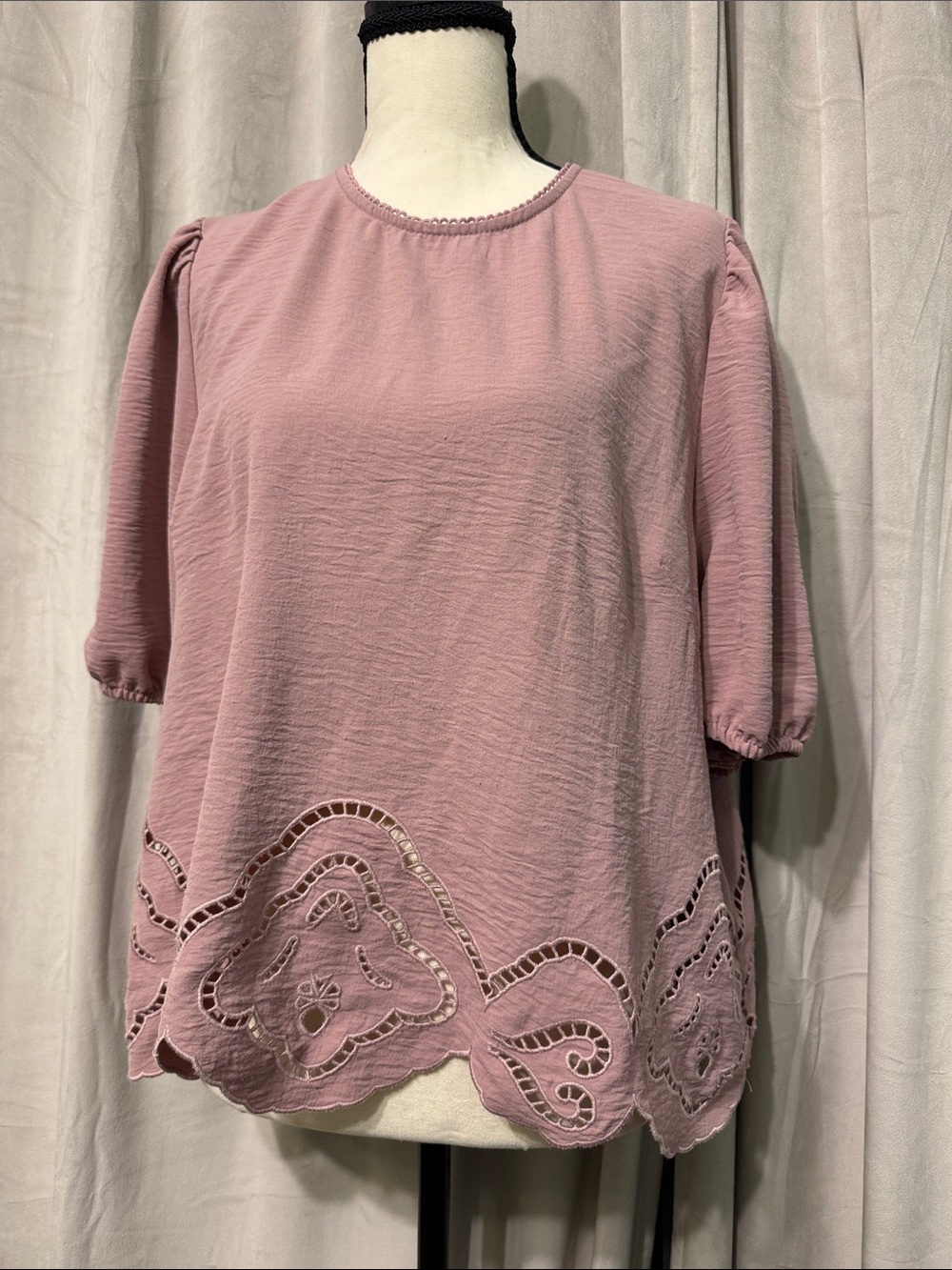 Adrianna Papell Lavender Eyelet Hem Puff Sleeve Top